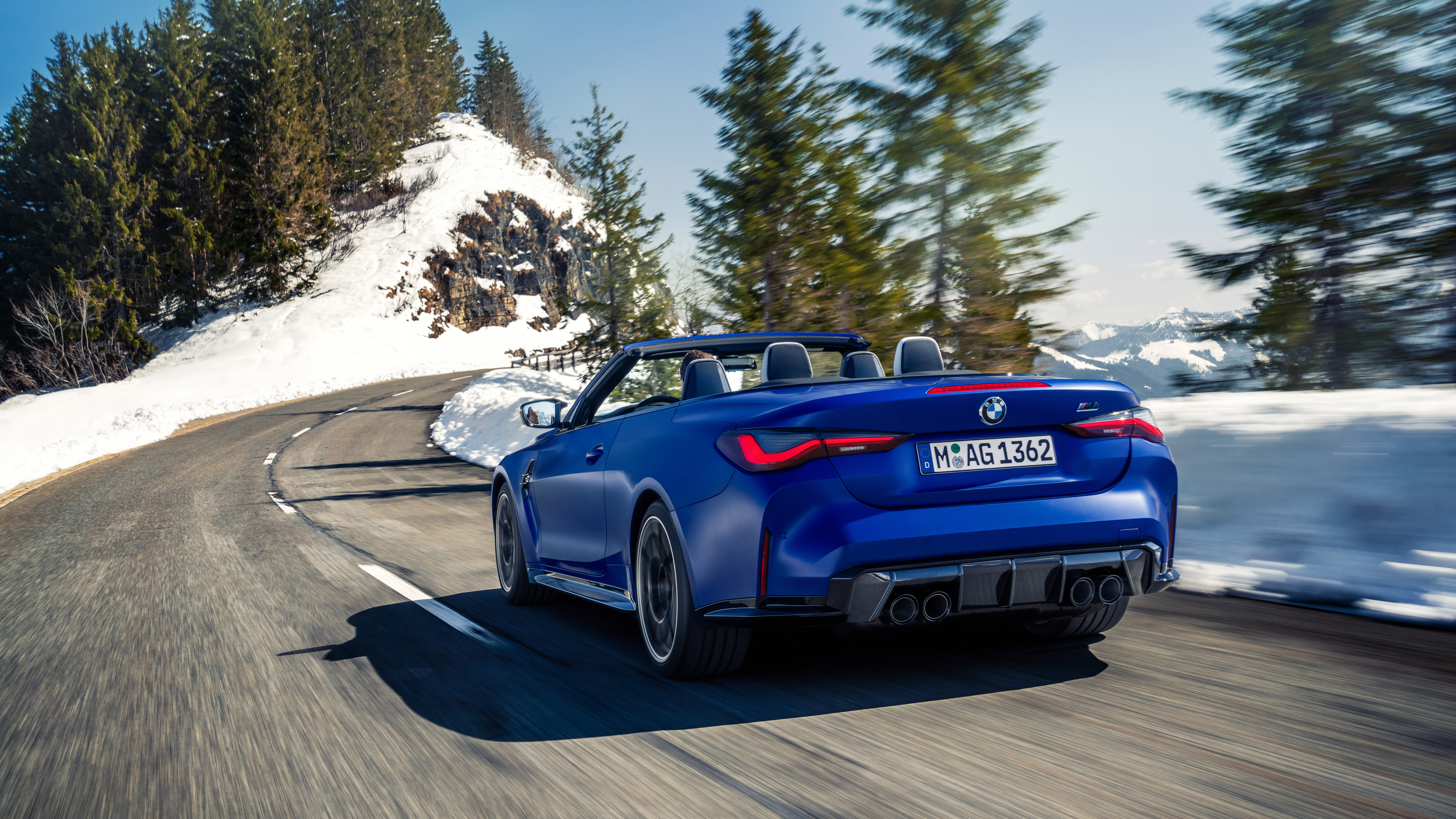 BMW M4 Competition Convertible – rear tracking