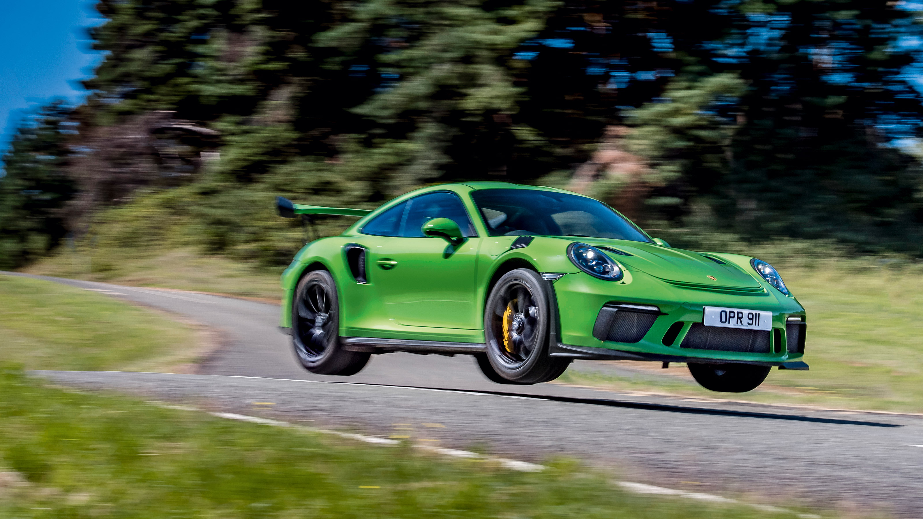 McLaren 620R v Porsche 911 GT3 RS