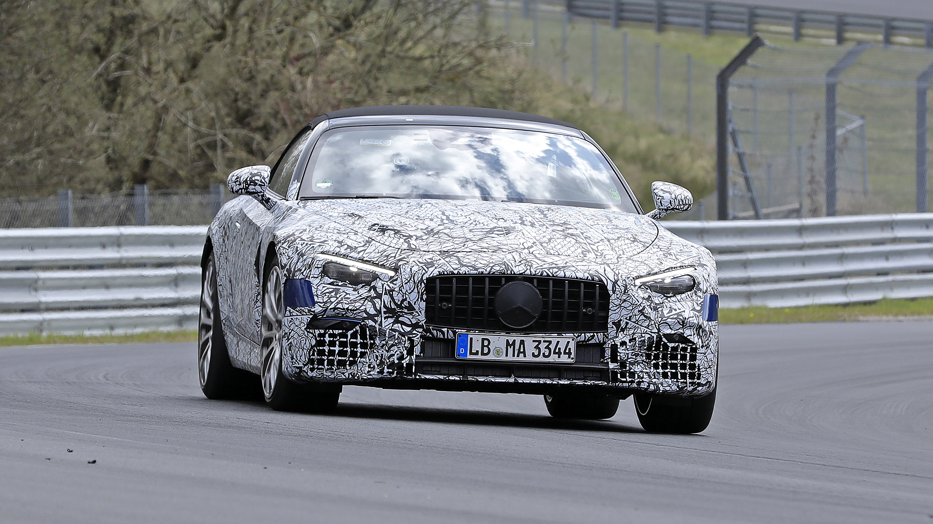 2021 Mercedes SL Spy - front