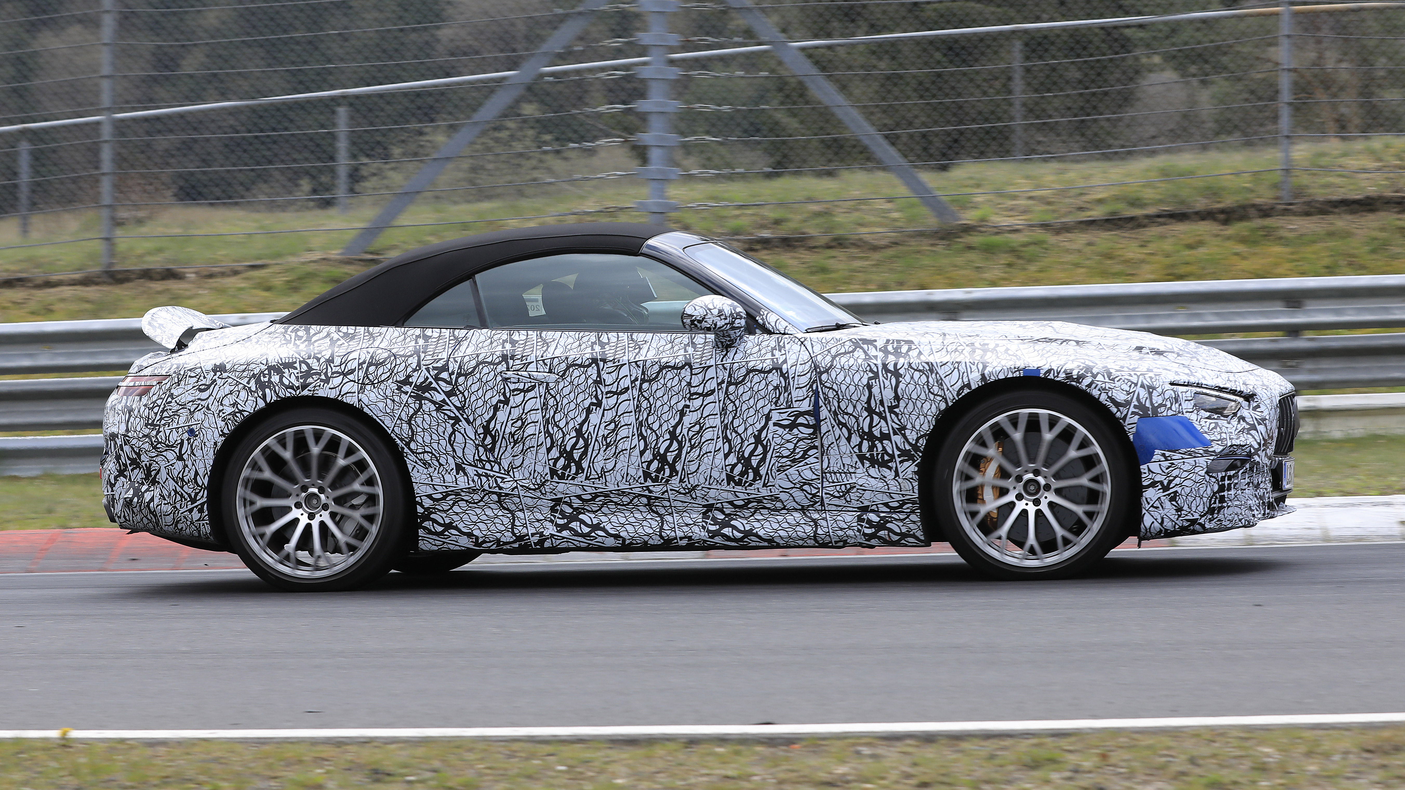 2021 Mercedes SL Spy - side