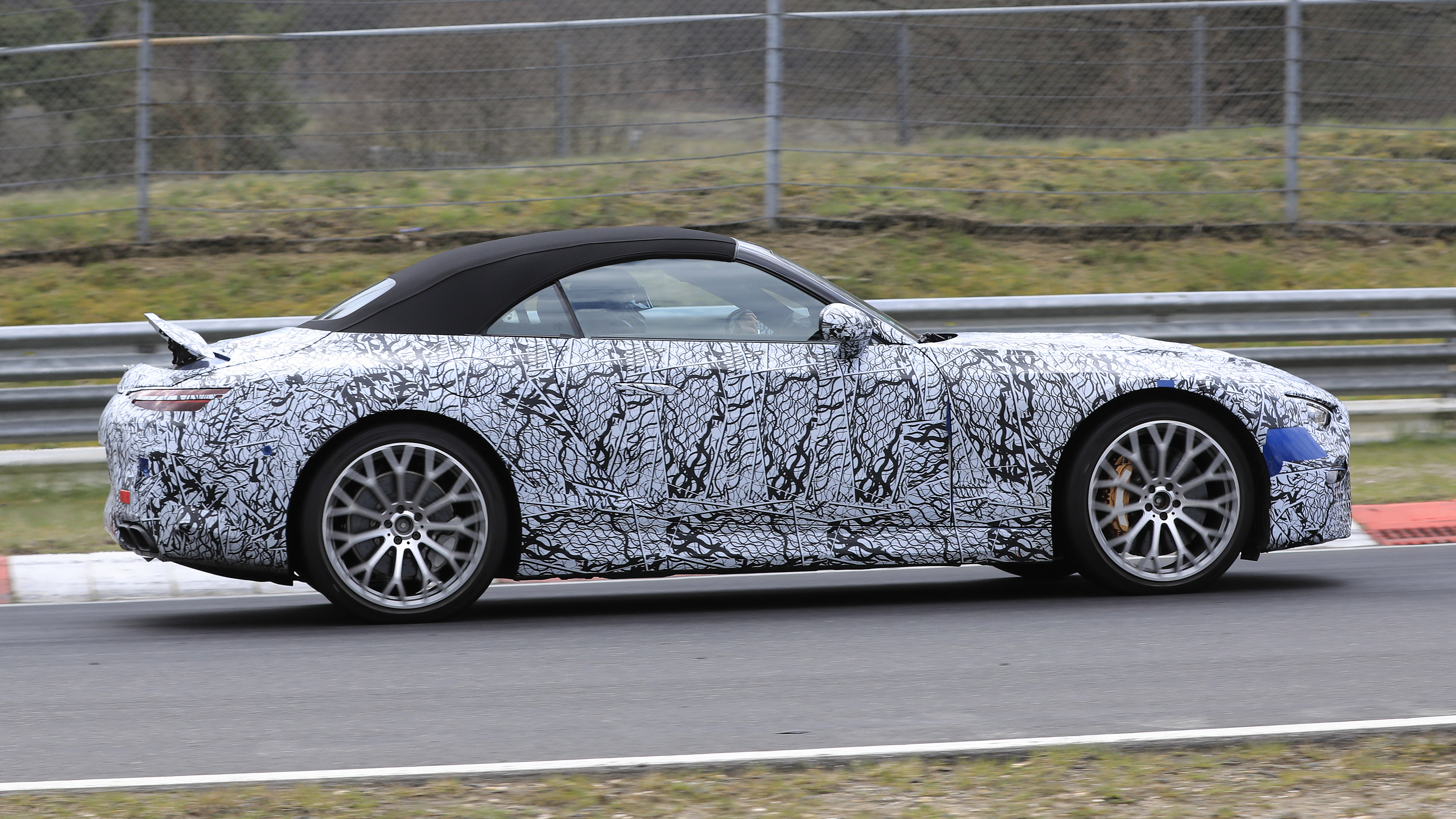 2021 Mercedes SL Spy - side