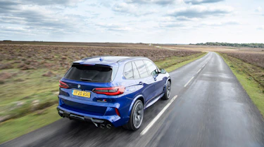 BMW X5M Competition - rear tracking