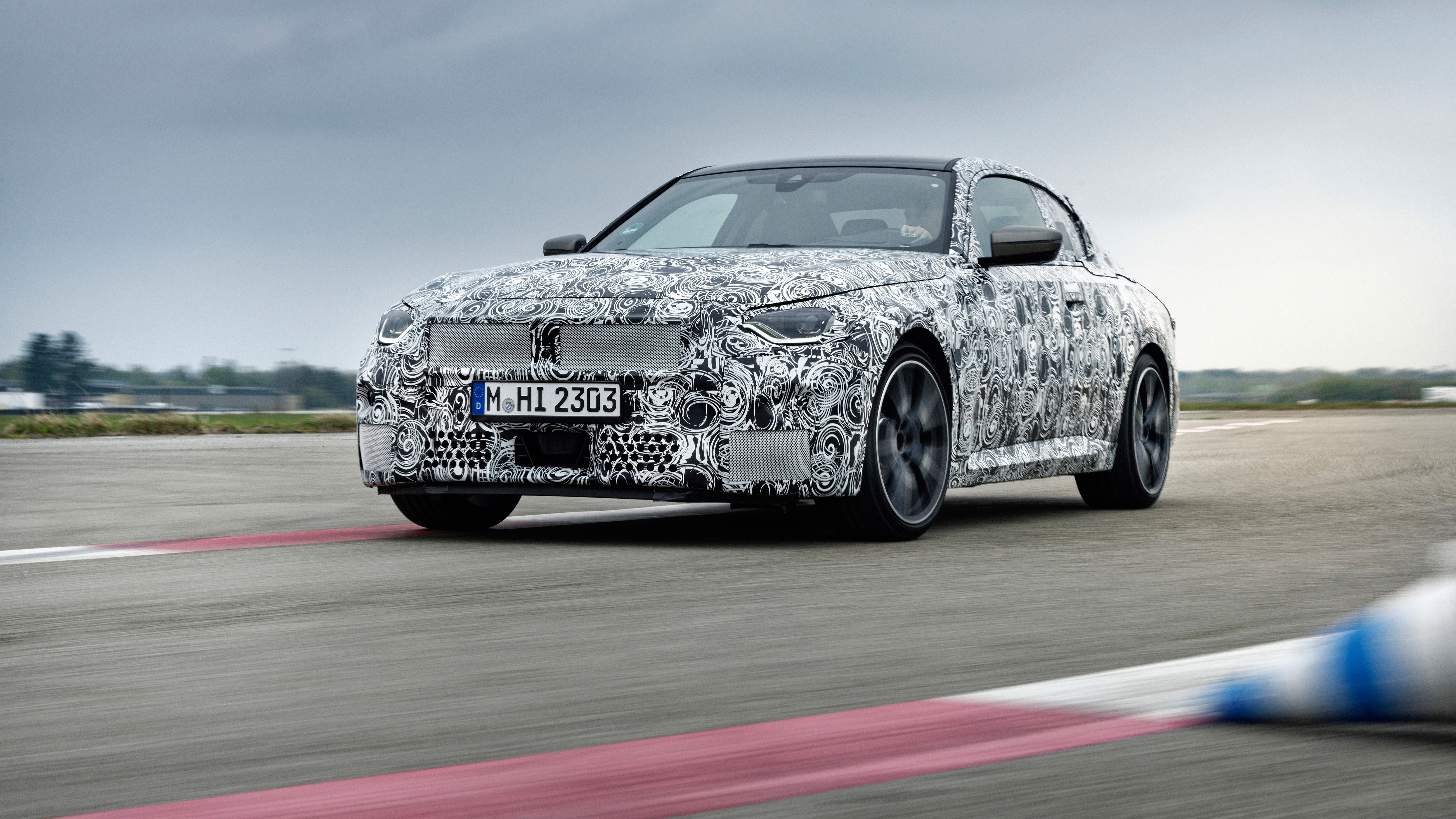 BMW M240i prototype – low tracking