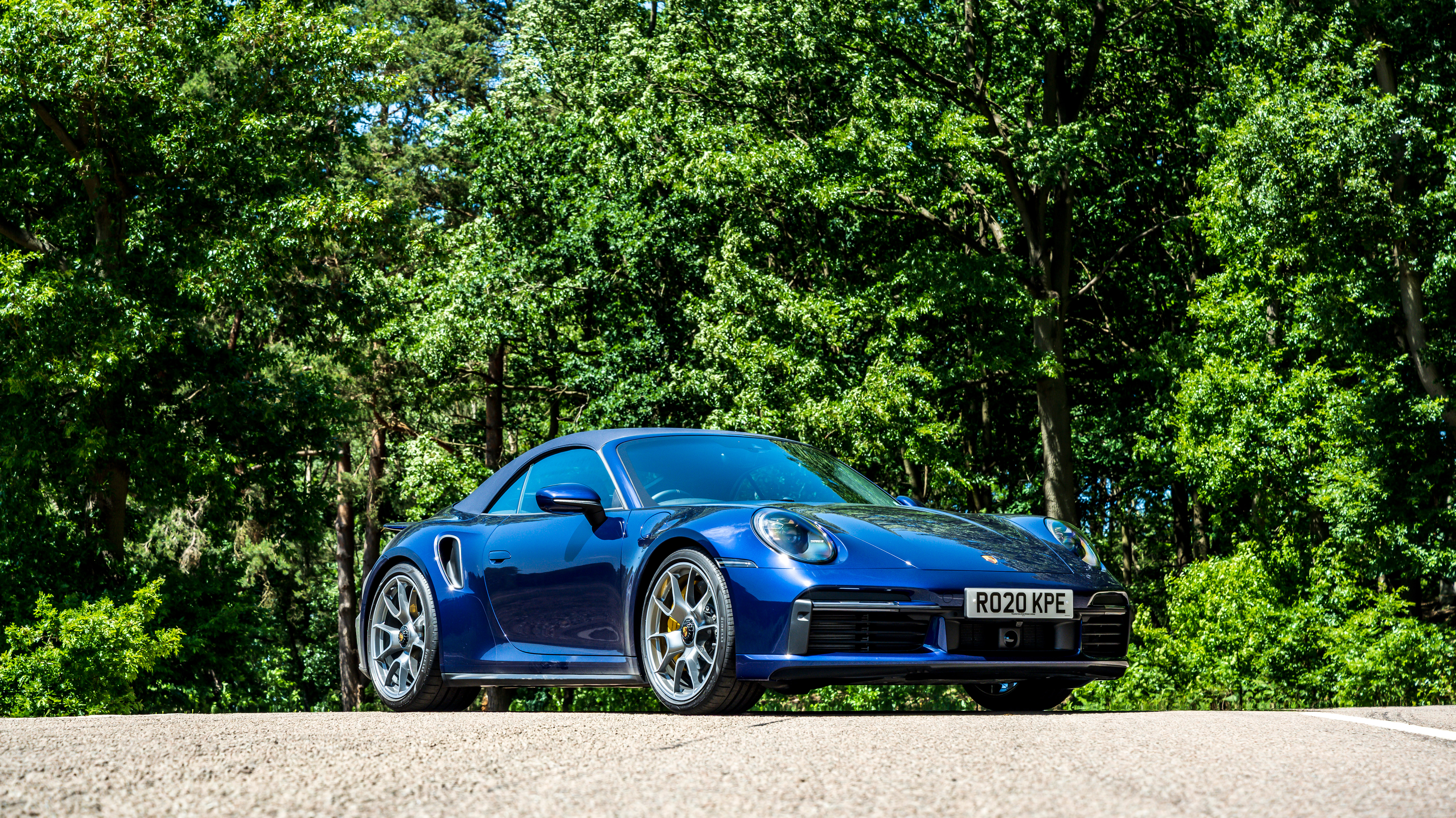 Porsche 911 Turbo S Cabriolet – front quarter static