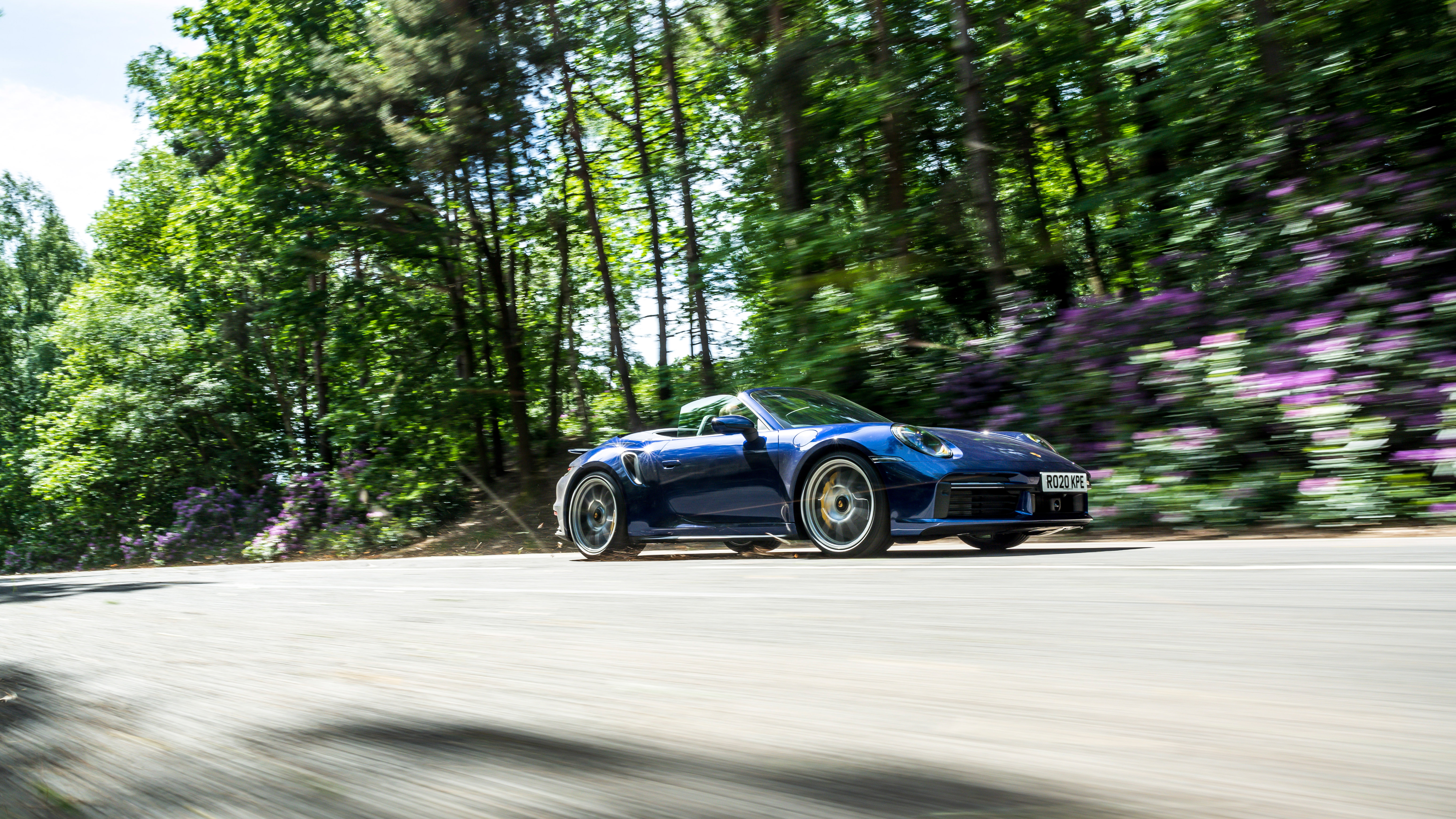 Porsche 911 Turbo S Cabriolet – front low tracking