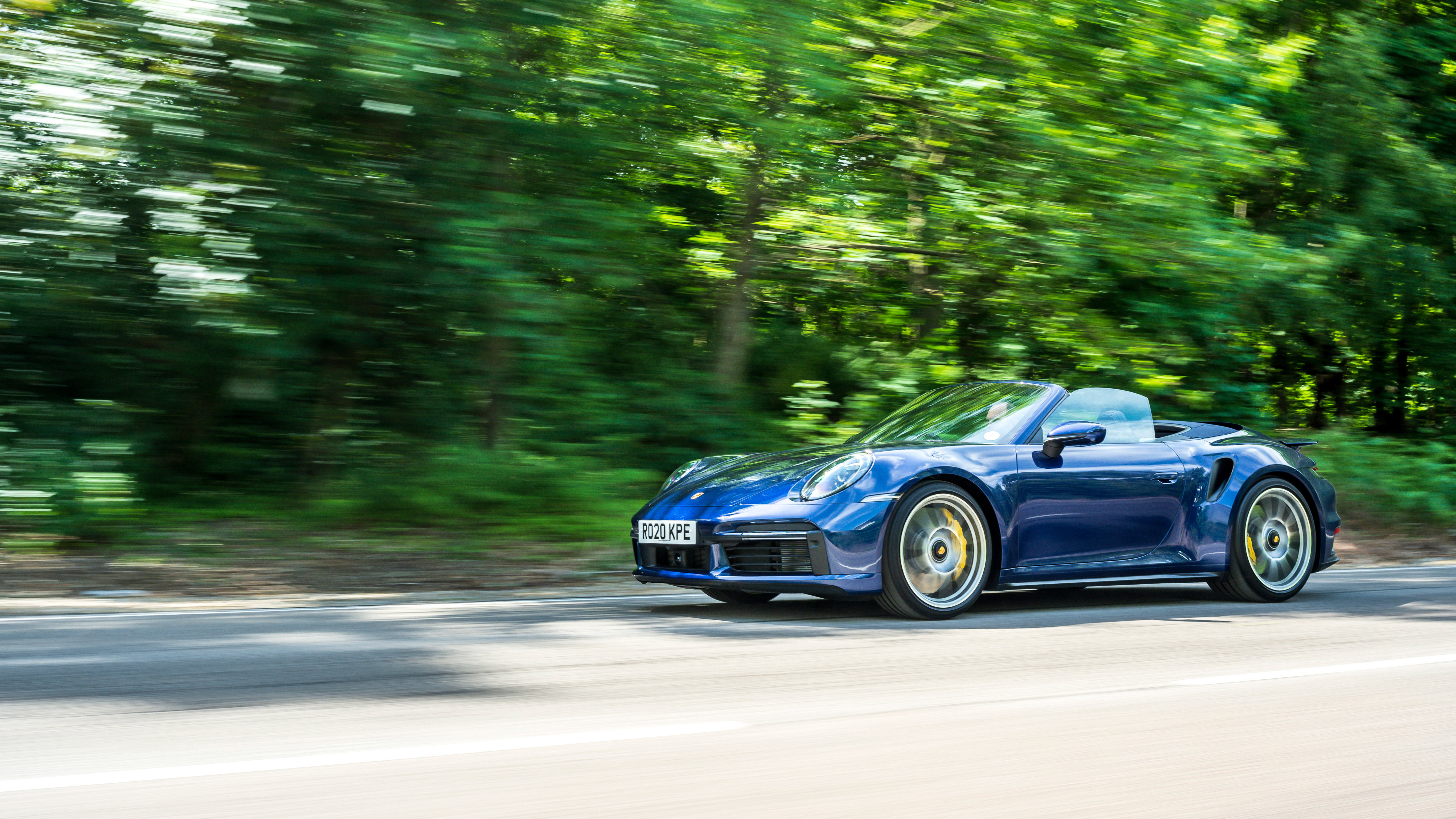 Porsche 911 Turbo S Cabriolet – front tracking