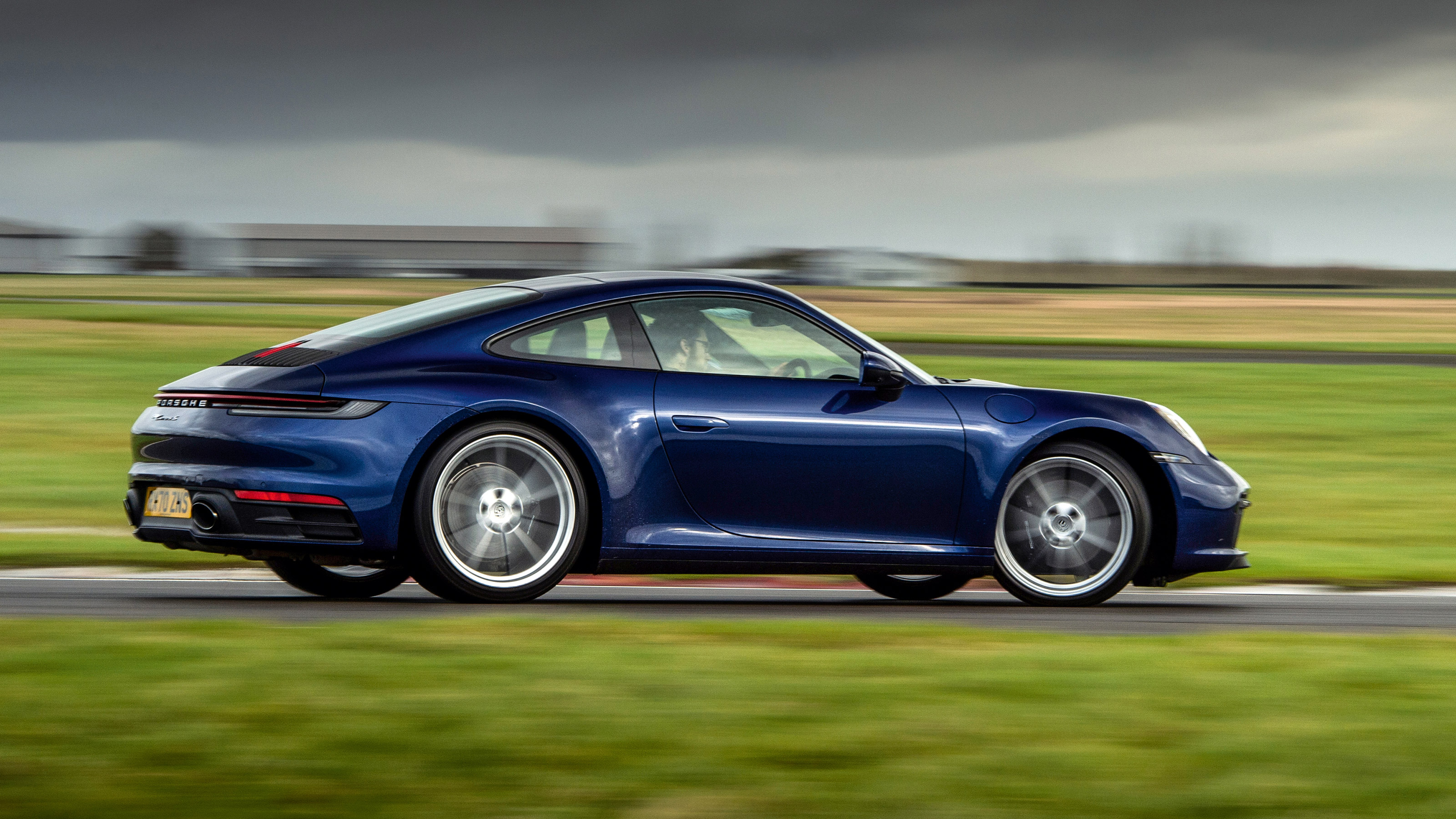 Porsche 911 and BMW M2 CS manual v auto