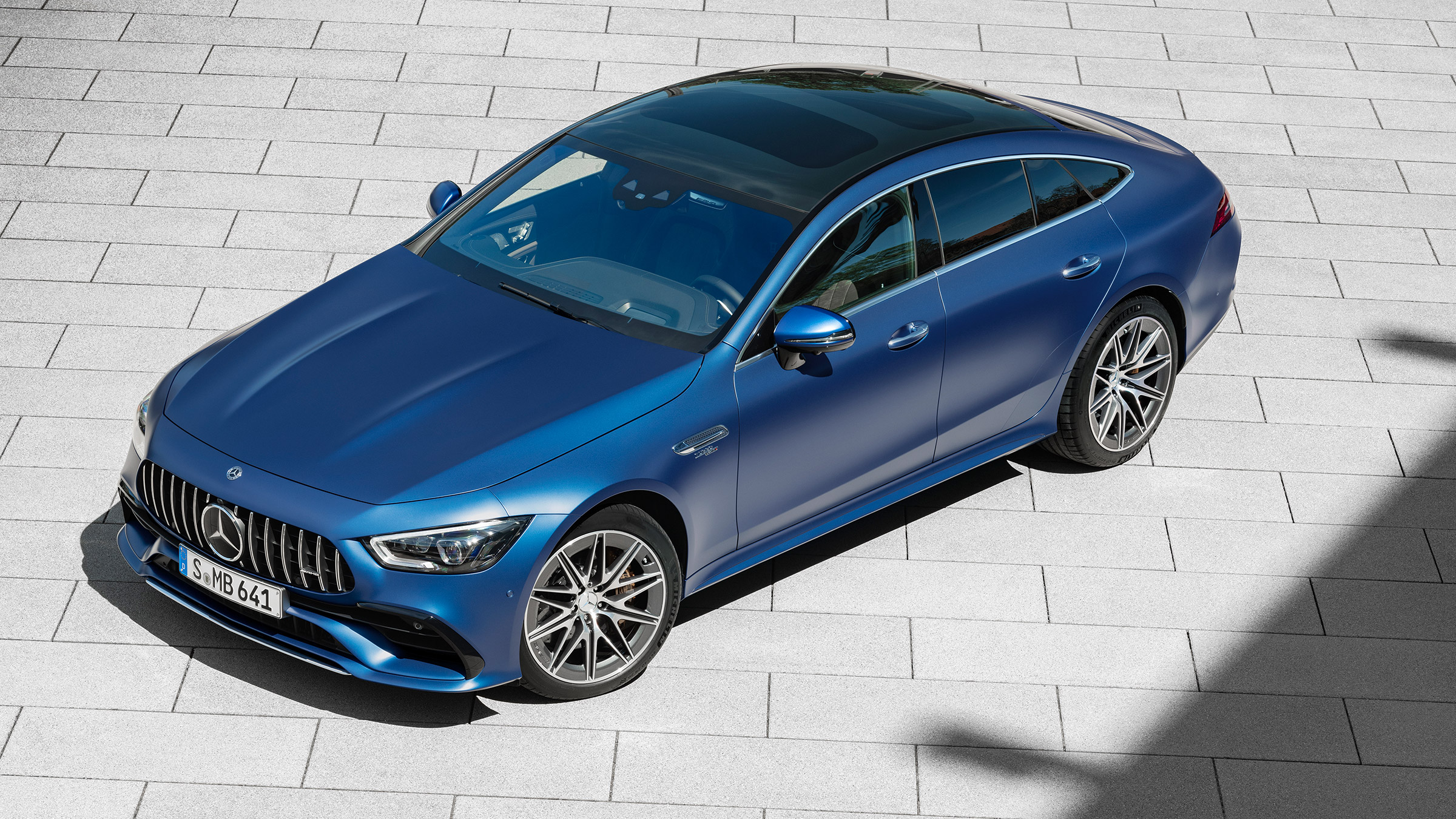 Mercedes-AMG GT43 MY22 – front quarter