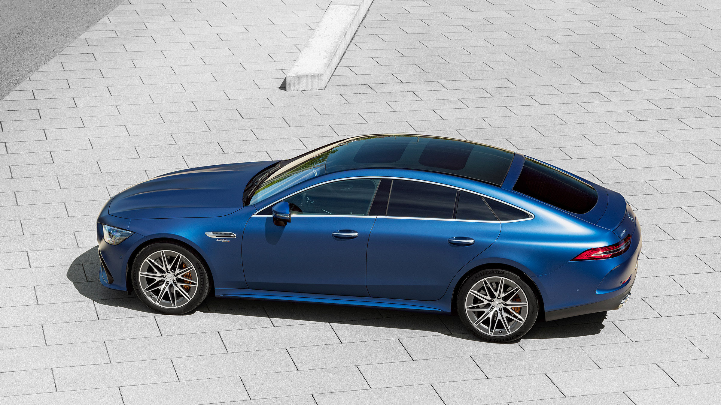 Mercedes-AMG GT43 MY22 – profile