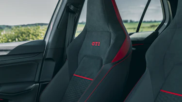 Volkswagen Golf GTI Clubsport 45 – seats