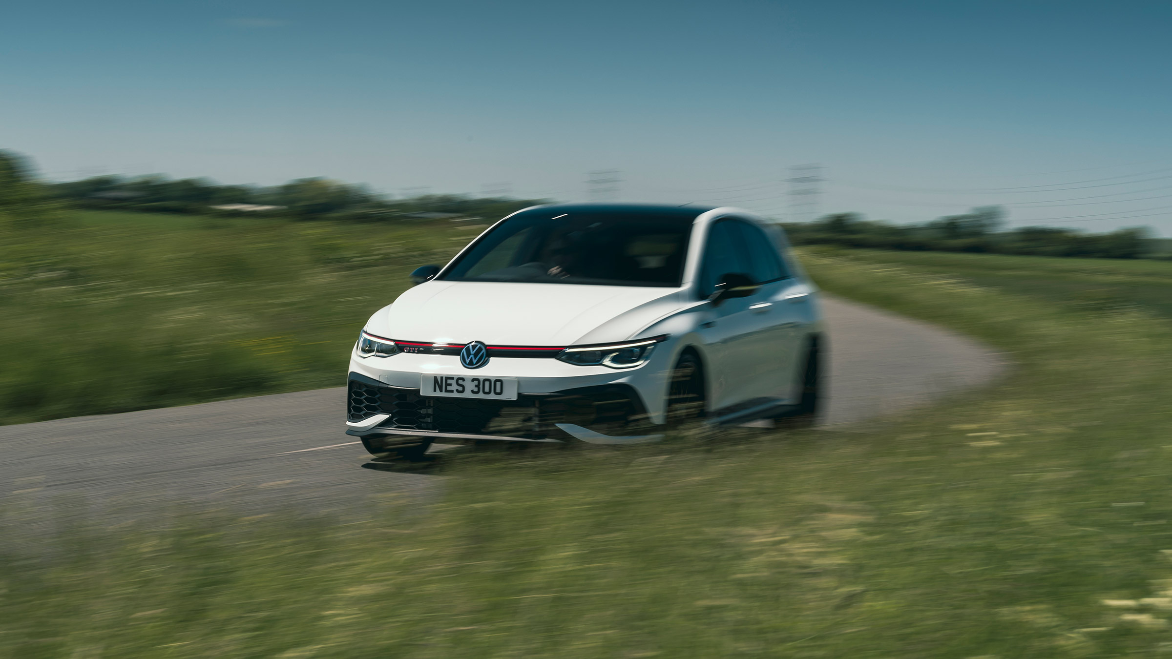 Volkswagen Golf GTI Clubsport 45 – front cornering