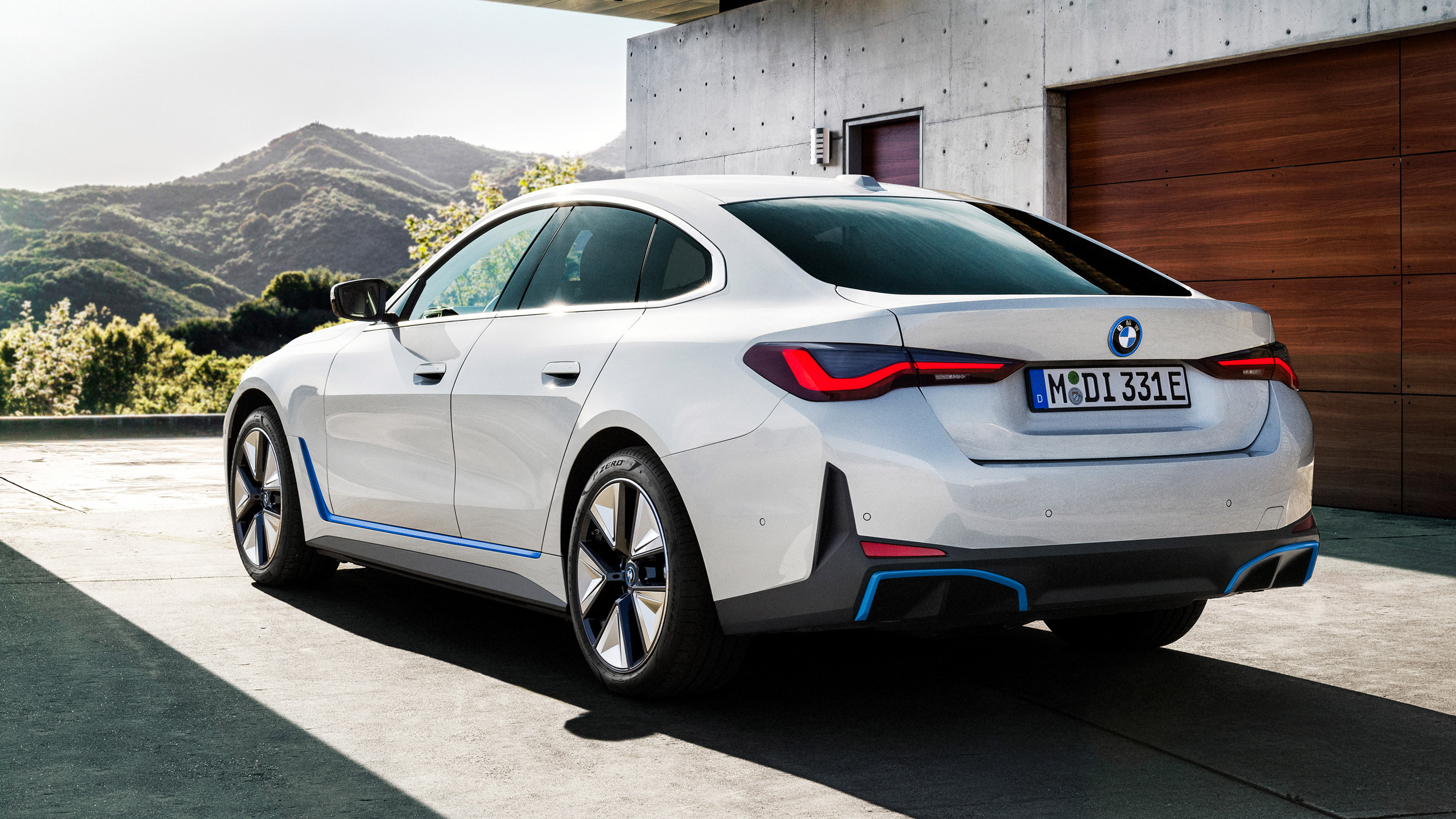 BMW i4