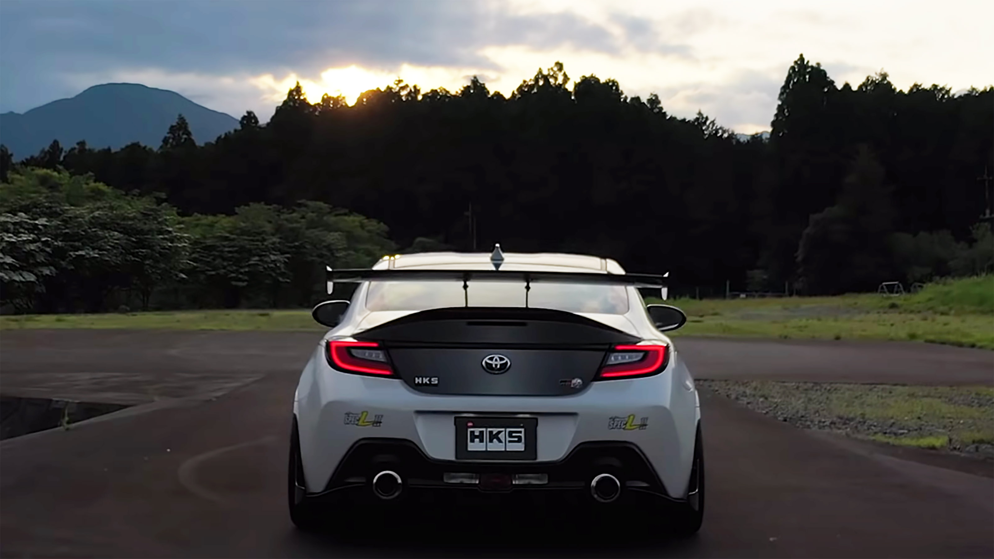 HKS Toyota GR 86