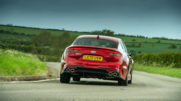 Kia Stinger GT-S MY21 – tail cornering