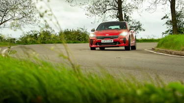 Kia Stinger GT-S MY21 – nose cornering