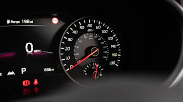 Kia Stinger GT-S MY21 press – dial 1