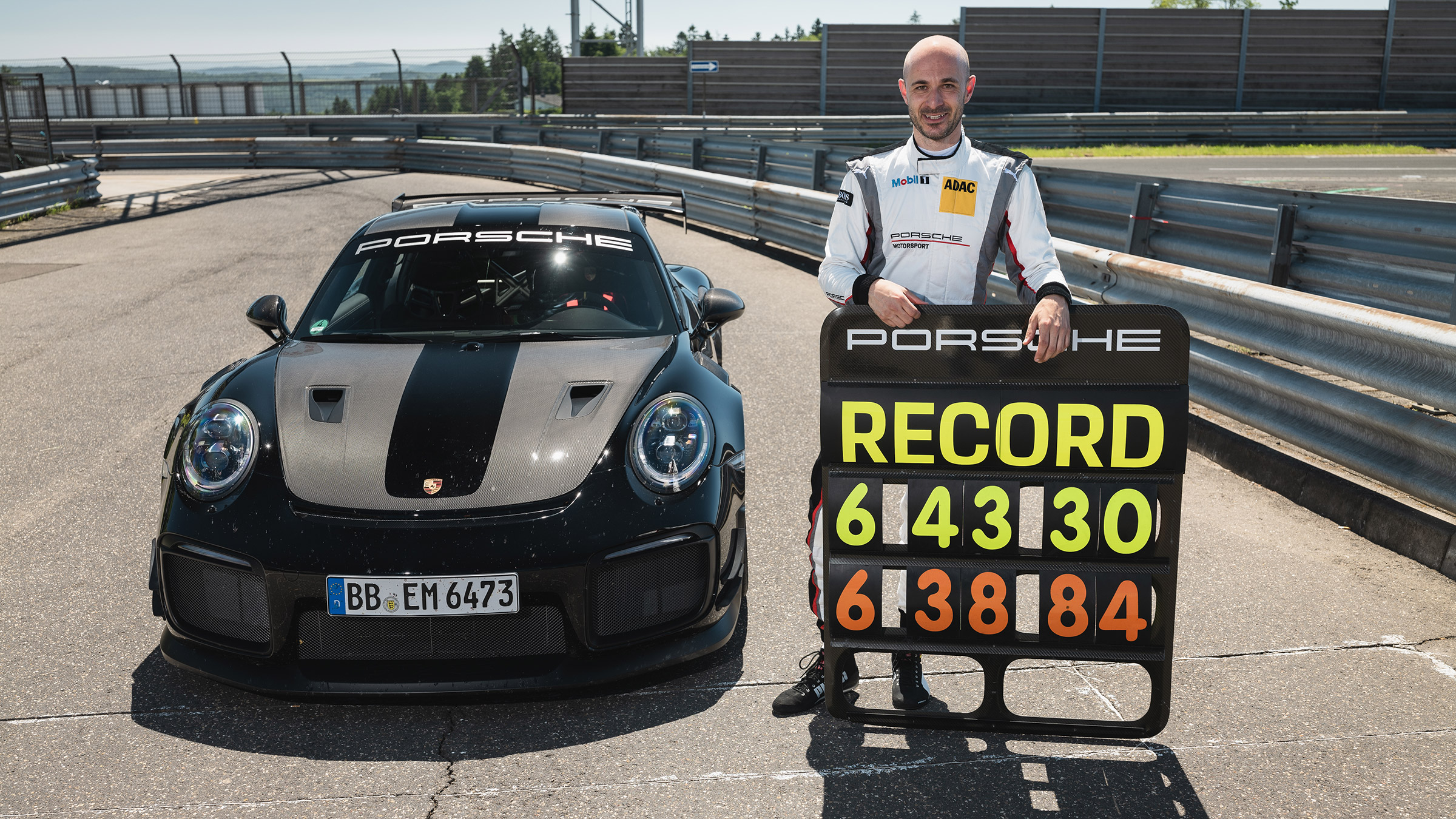 Manthey Racing 911 GT2 RS – front