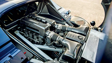 MAT Stratos – engine bay
