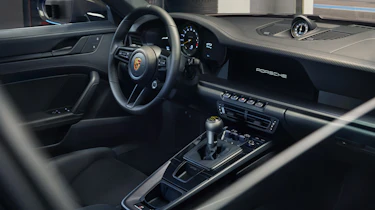 Porsche 911 GT3 Touring – cabin