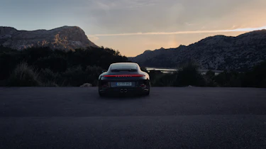 Porsche 911 GT3 Touring – rear low light