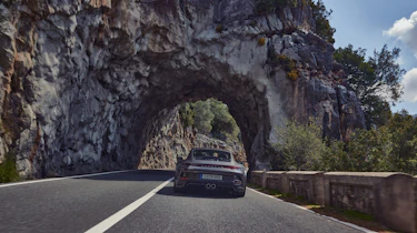 Porsche 911 GT3 Touring – rear tracking