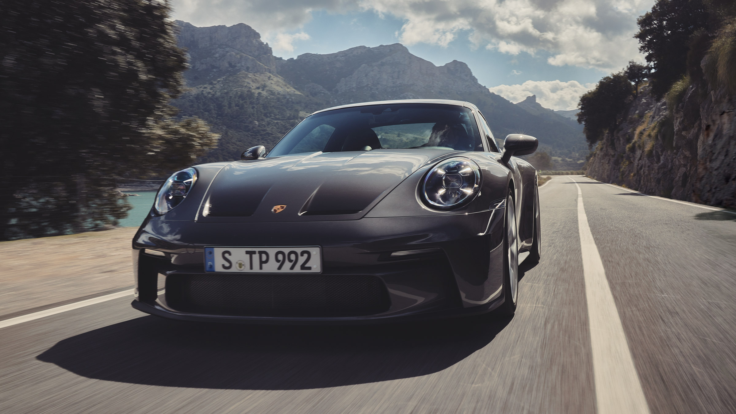 Porsche 911 GT3 Touring – nose