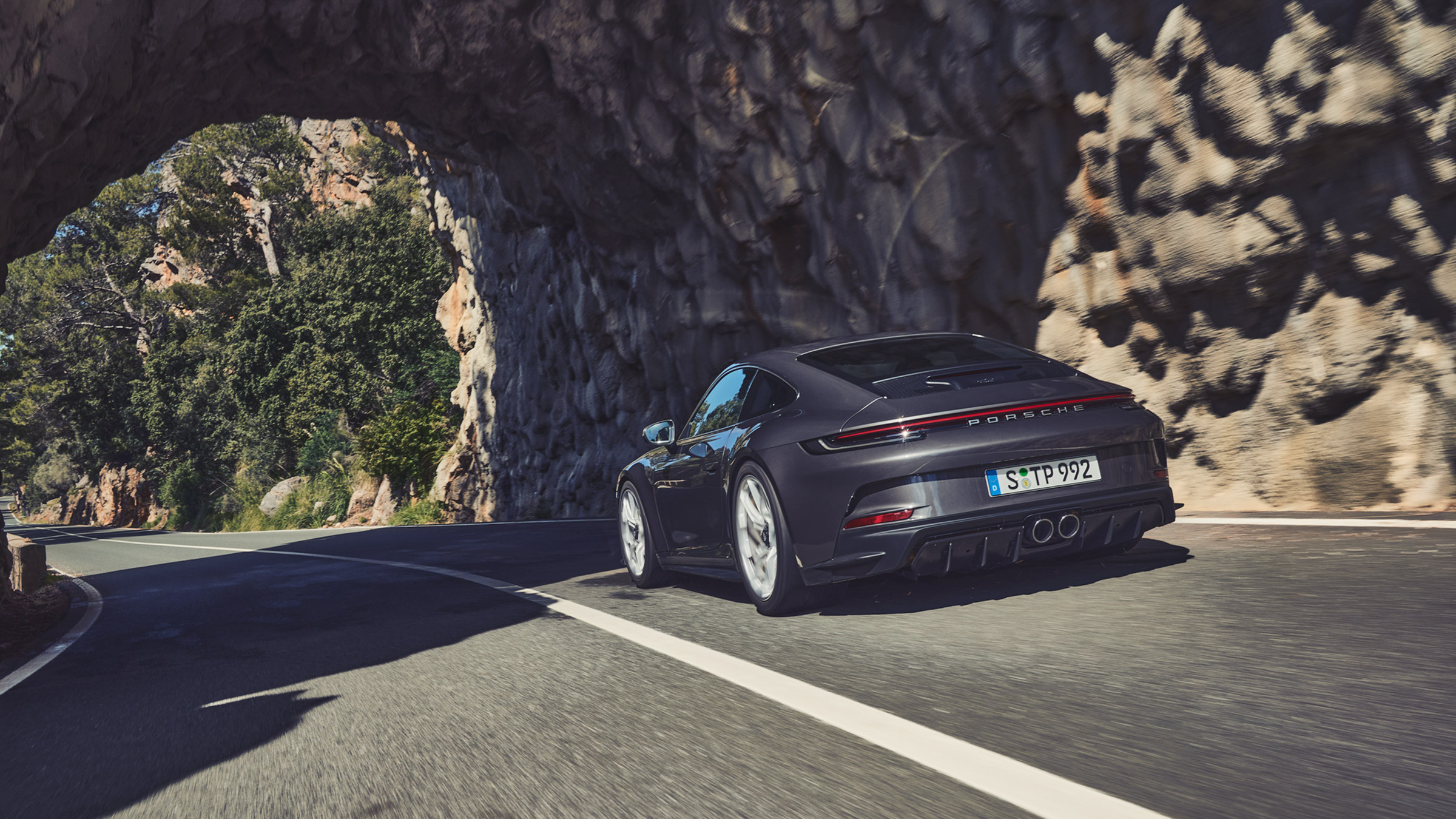 Porsche 911 GT3 Touring – header