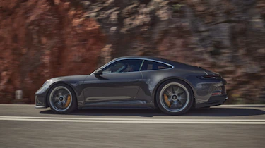 Porsche 911 GT3 Touring – side profile