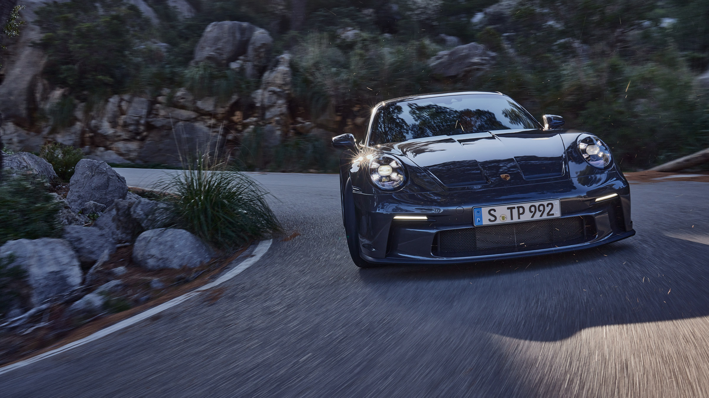 Porsche 911 GT3 Touring – nose