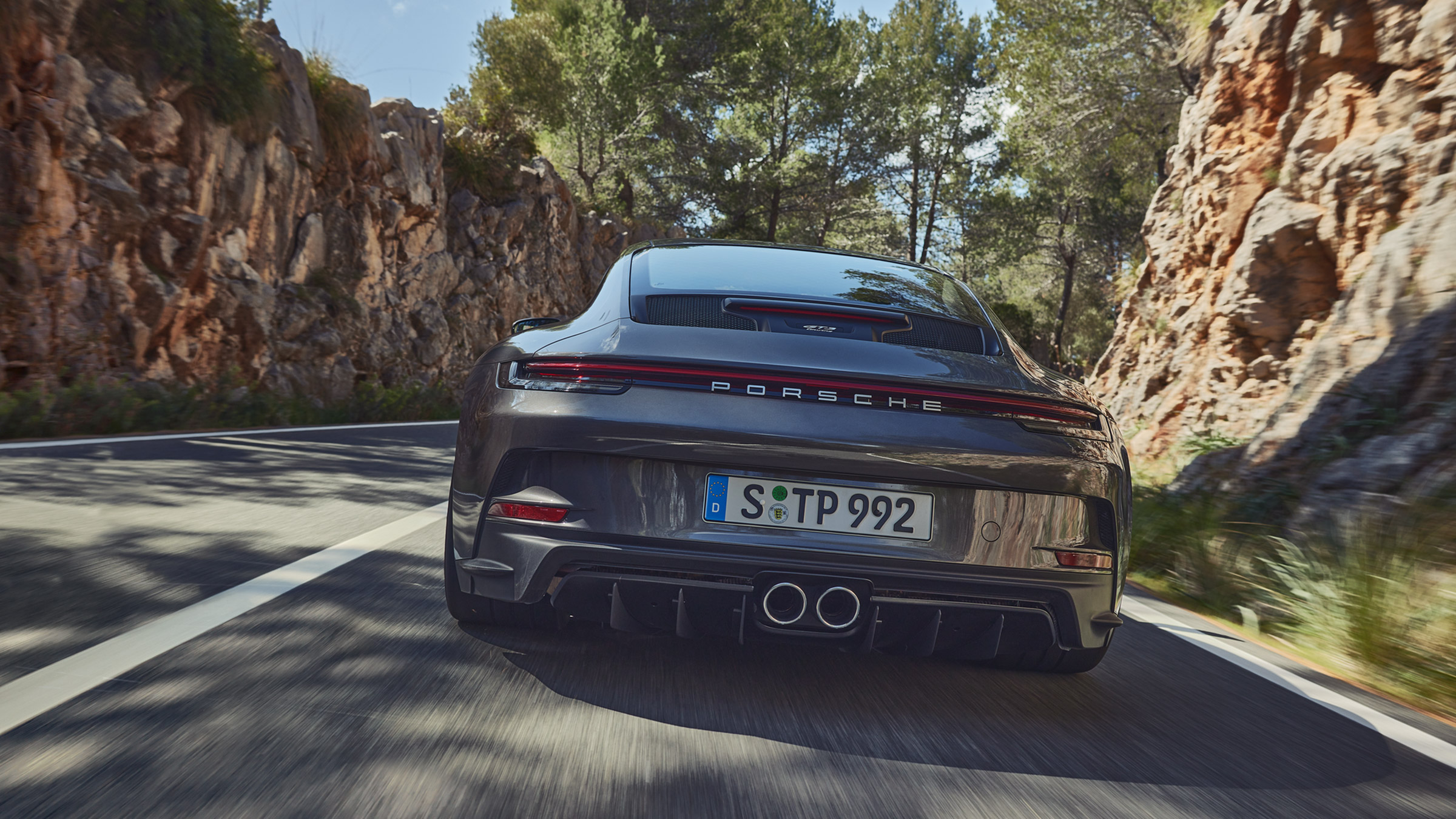 Porsche 911 GT3 Touring – rear tracking close