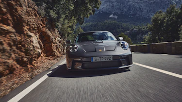 Porsche 911 GT3 Touring – front tracking