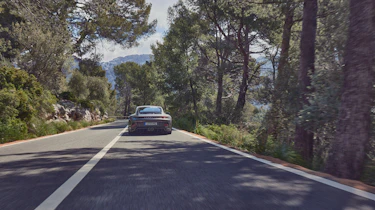 Porsche 911 GT3 Touring – rear tracking