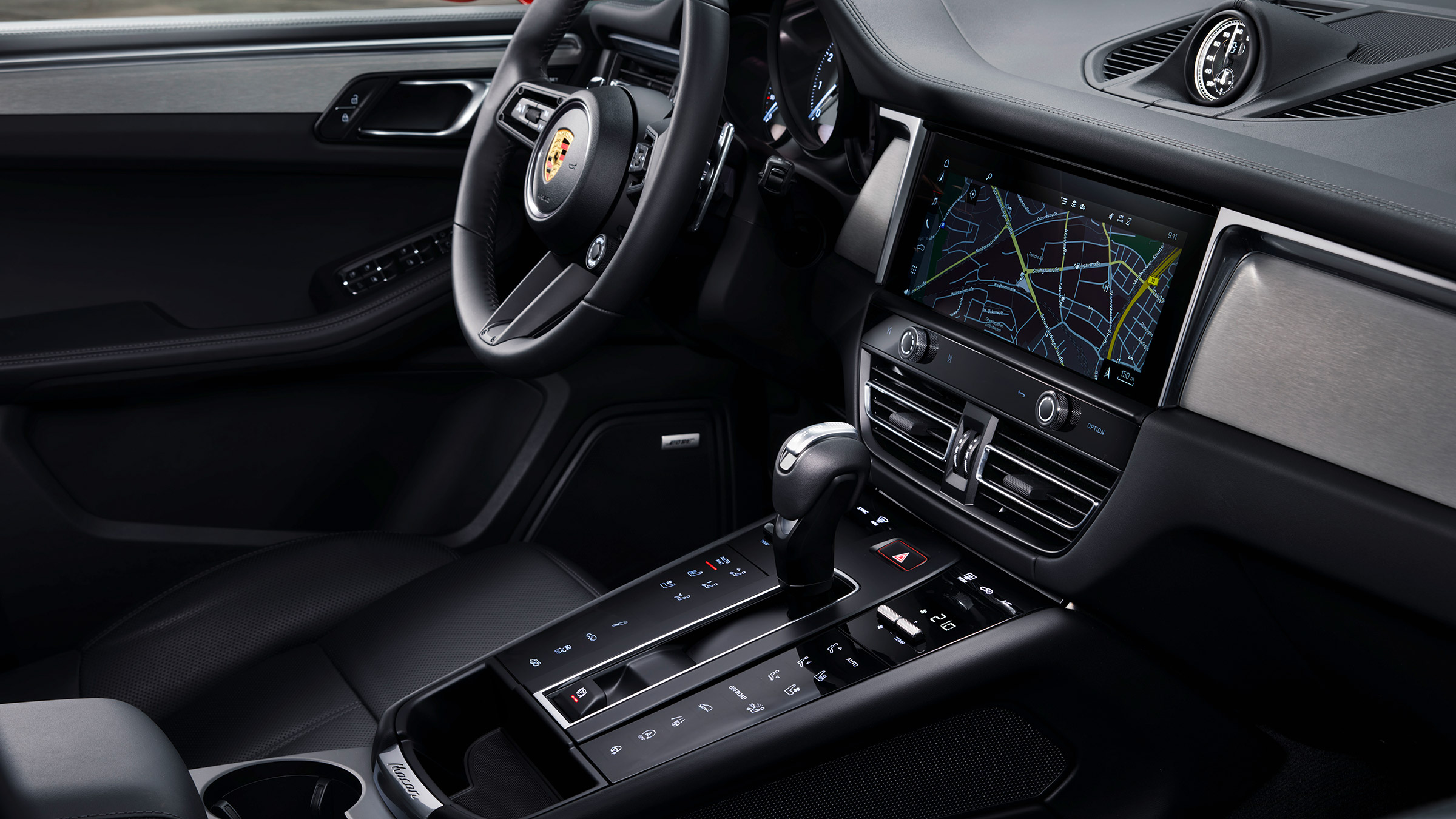 2021 Porsche Macan S – console