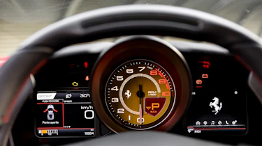 Ferrari F8 Tributo – dials