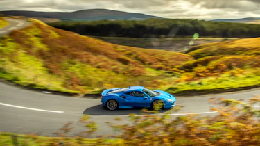 Ferrari F8 Tributo – pan 2