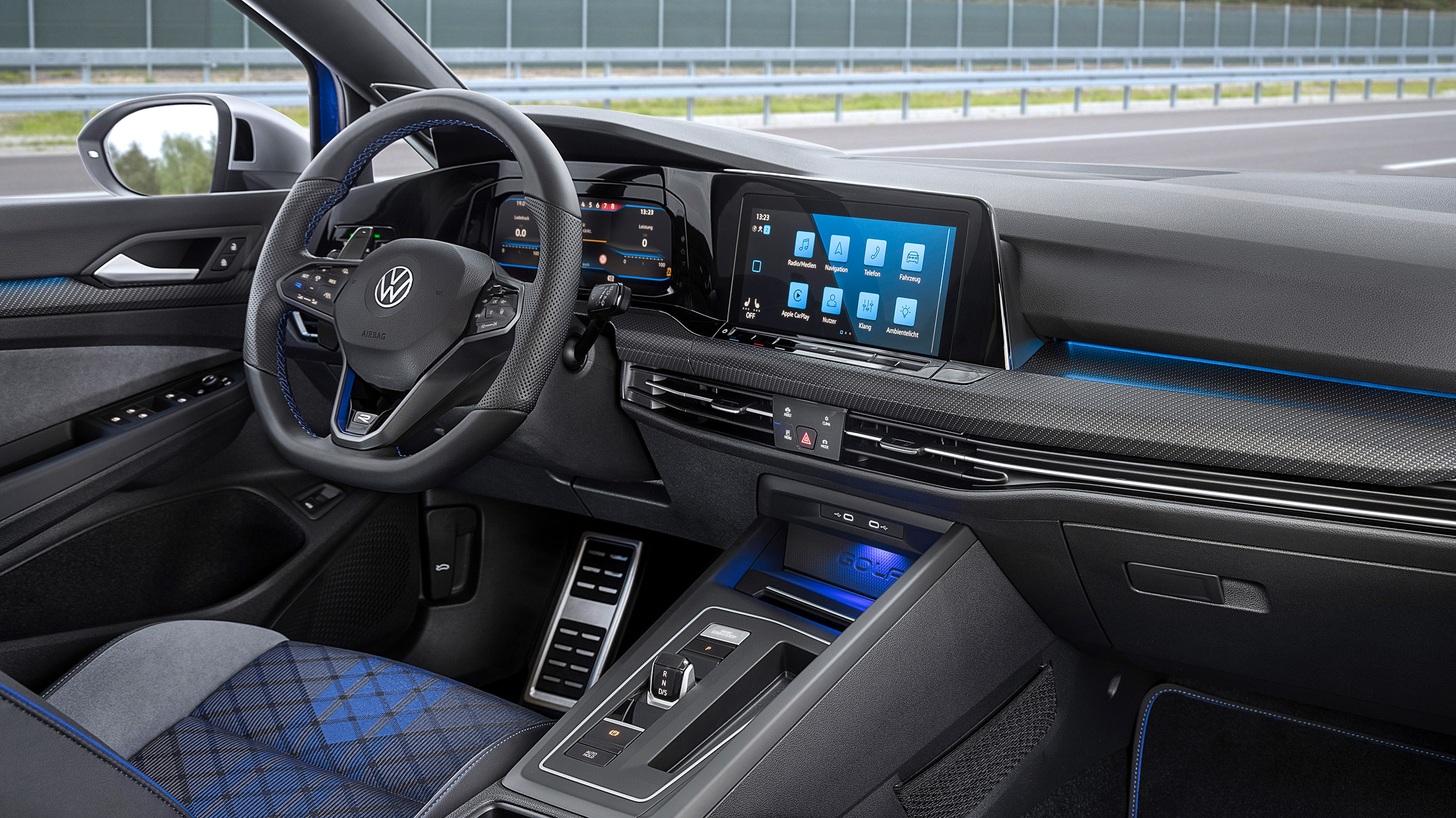 Mk8 Volkswagen Golf R – interior