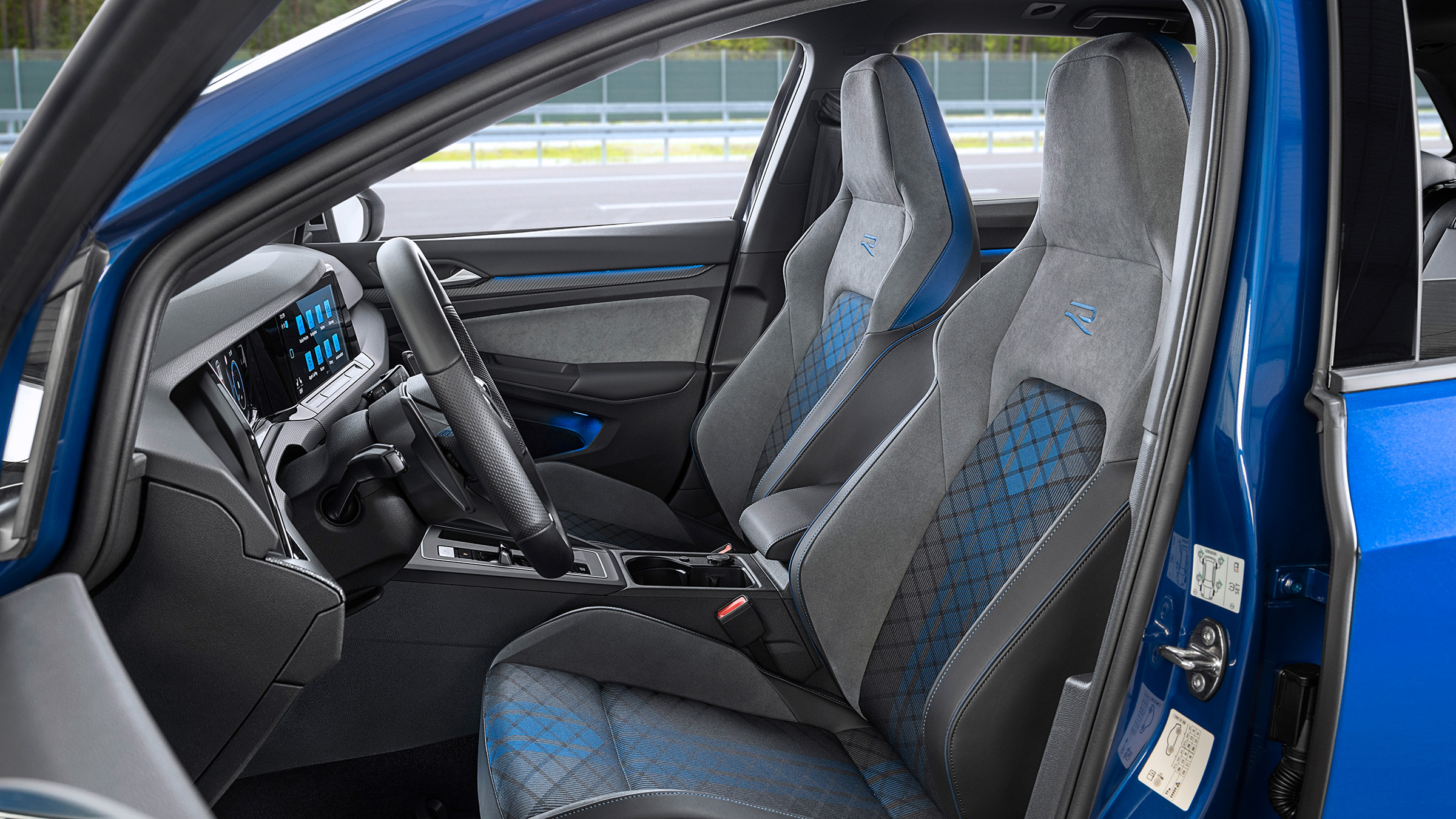 Mk8 Volkswagen Golf R – seats
