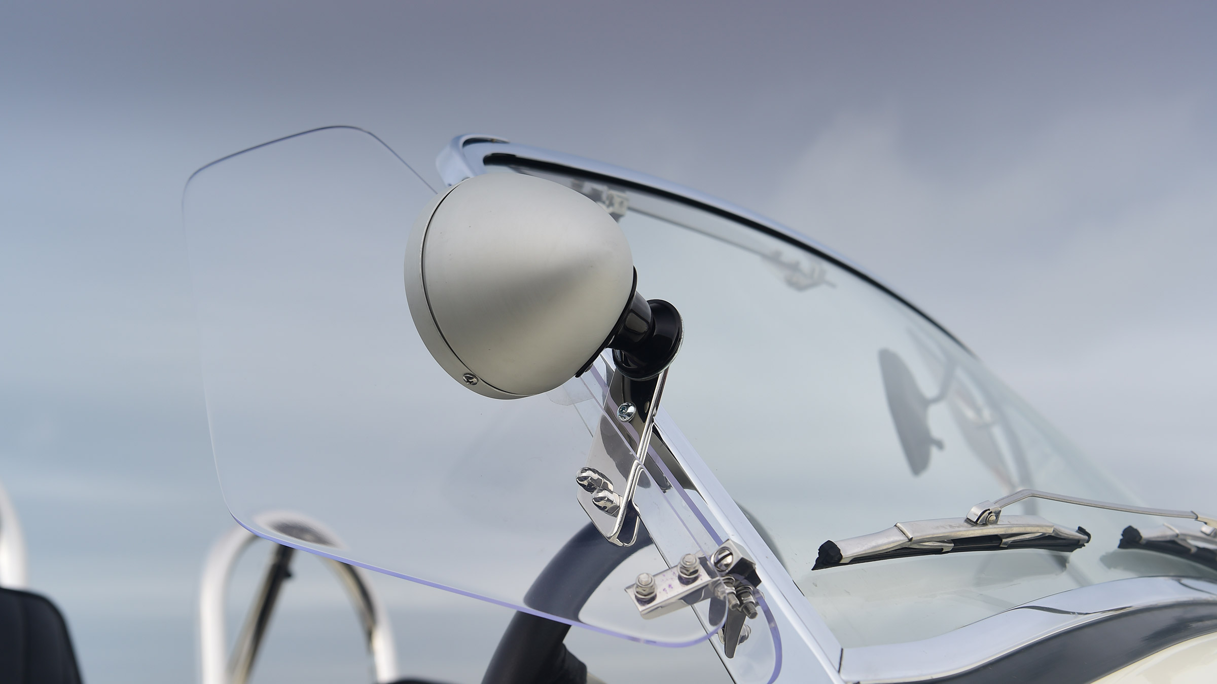 AC Cobra 378 Superblower MkIV - mirror
