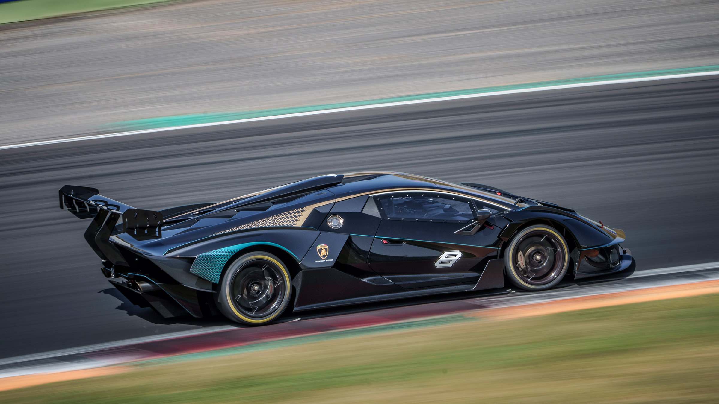 Lamborghini Essenza SCV12 – rear quarter tall