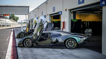 Lamborghini Essenza SCV12 – paddock