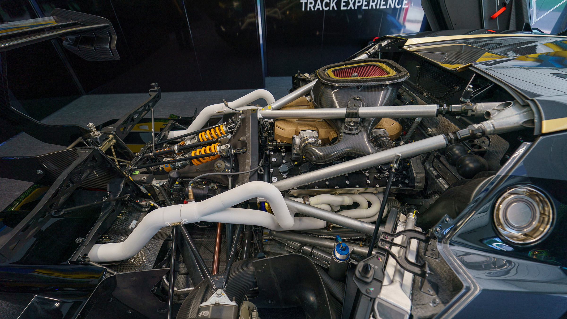 Lamborghini Essenza SCV12 – powertrain