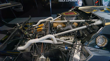 Lamborghini Essenza SCV12 – powertrain