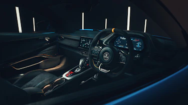 Lotus Emira (press) – cabin