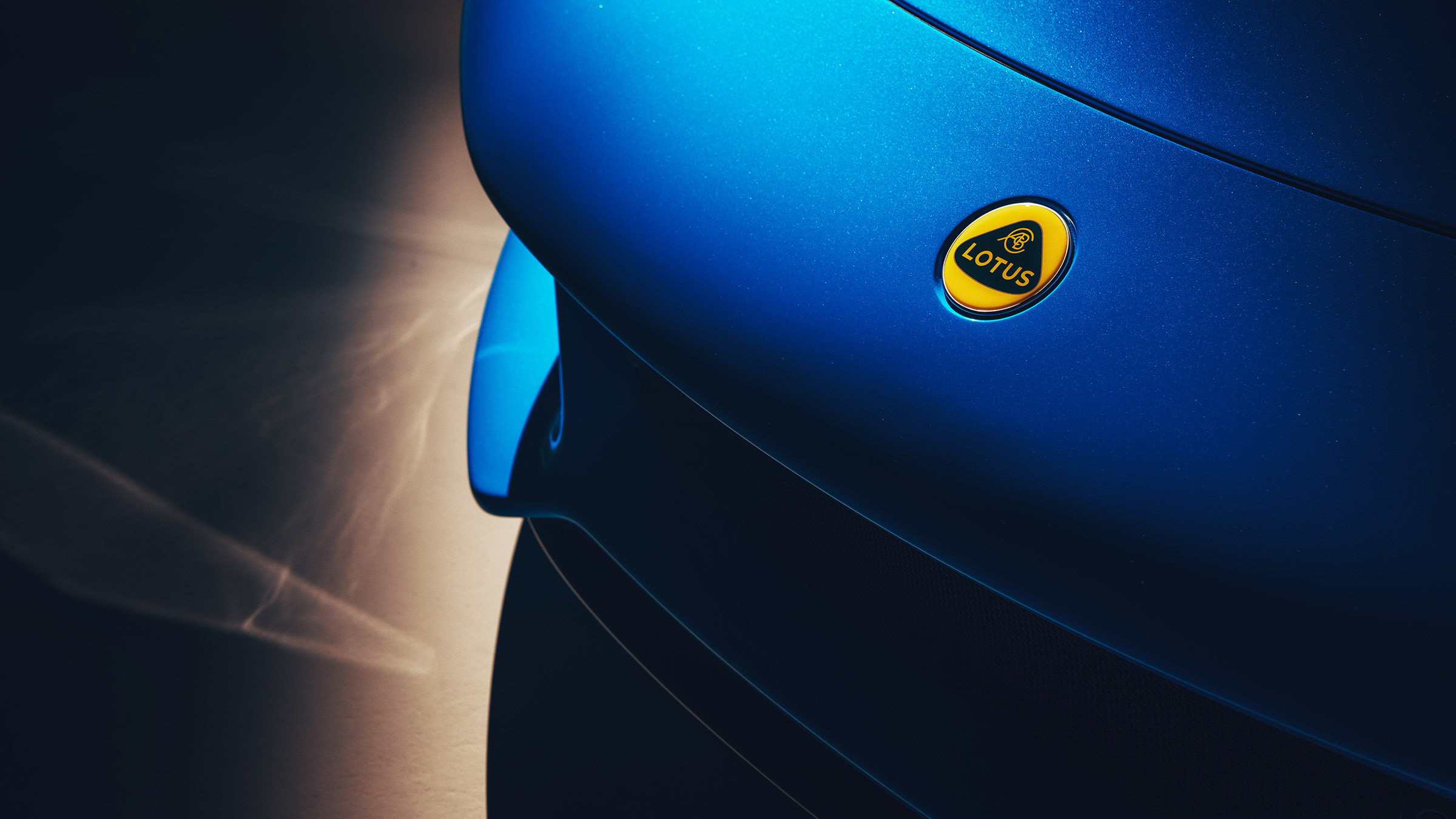 Lotus Emira (press) – badge