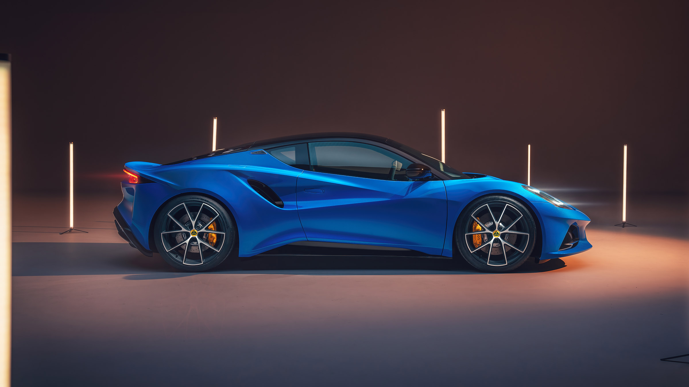 Lotus Emira (press) – profile