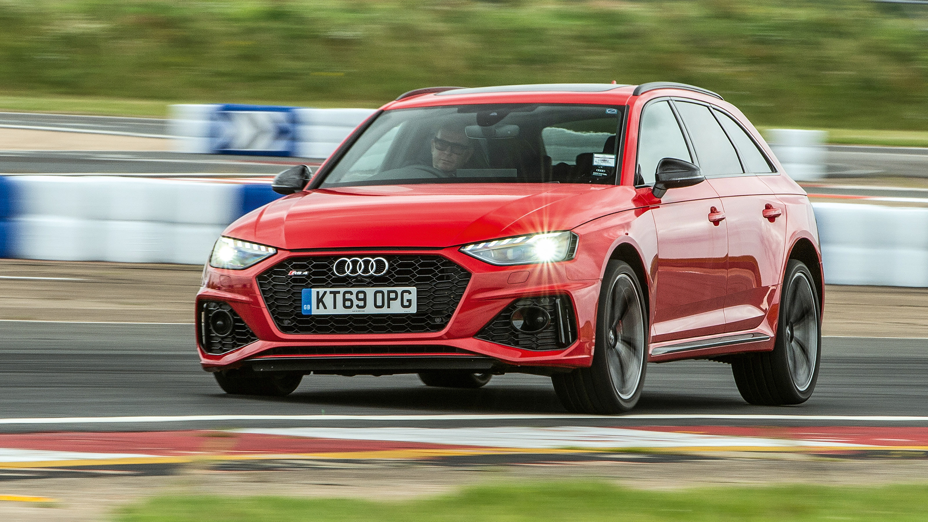 Mercedes-AMG C63 S Estate v Audi RS4 Avant