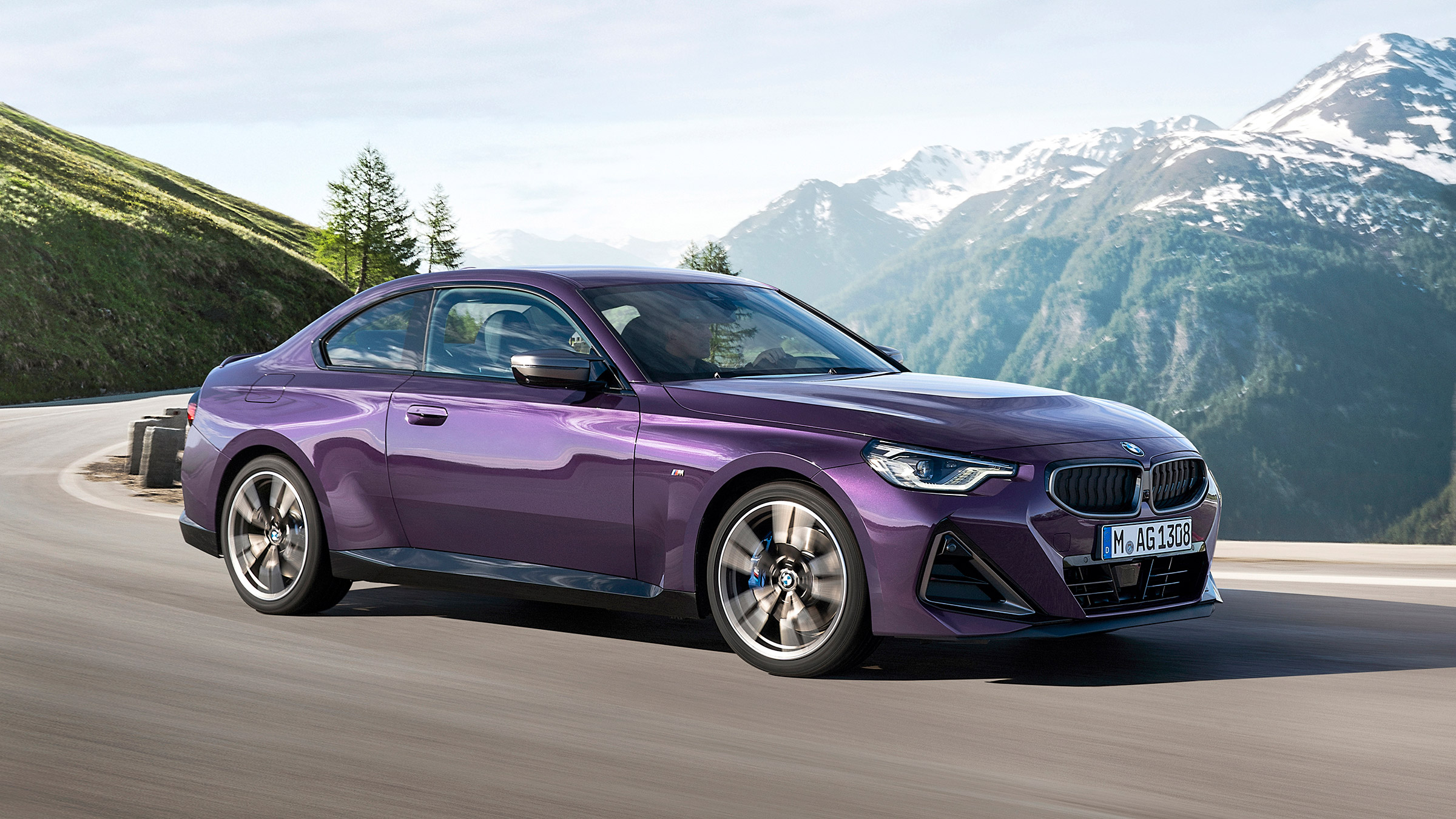 BMW 2-series 2021 – side computer