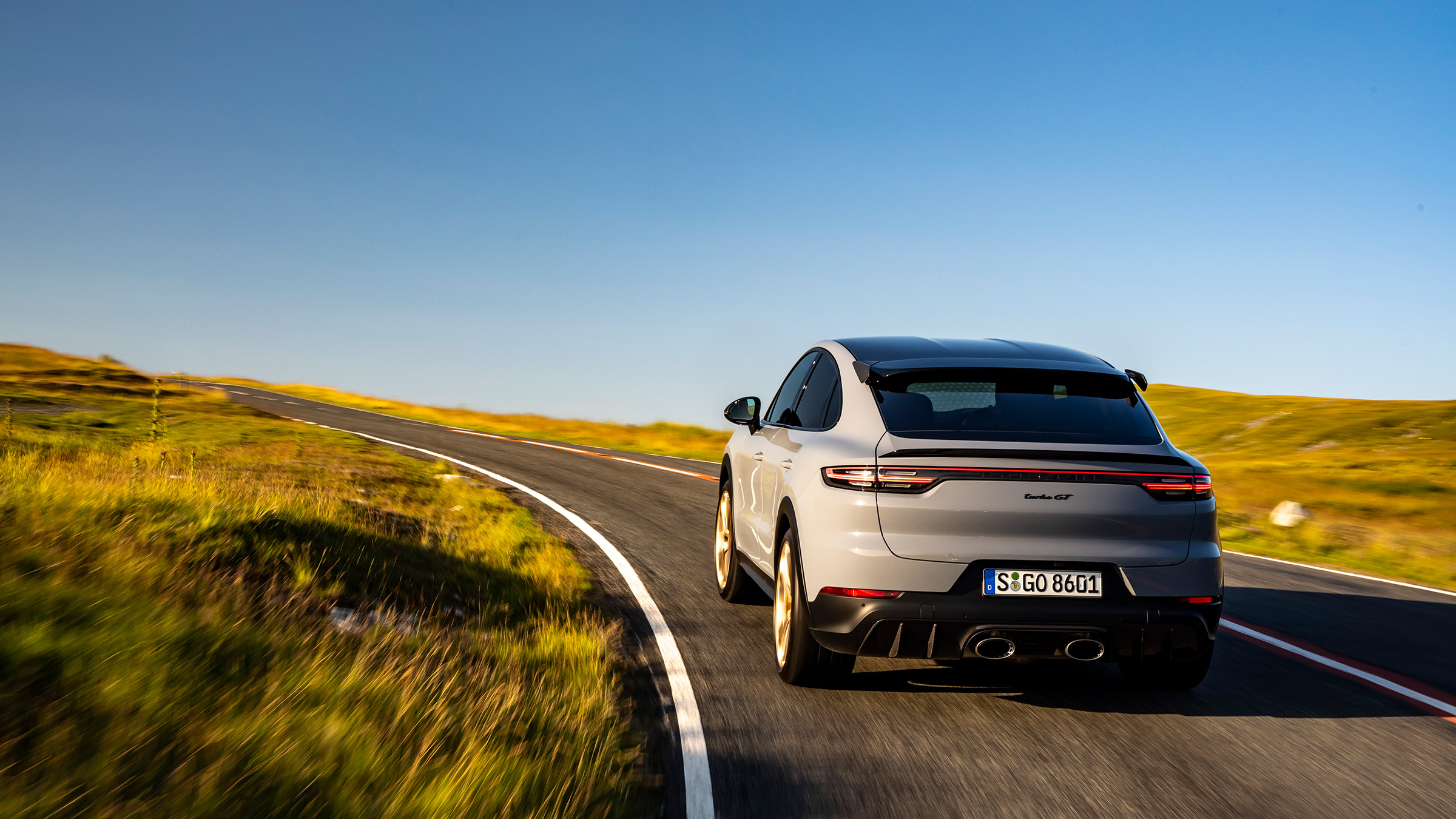Porsche Cayenne Turbo GT – rear cornering