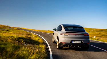 Porsche Cayenne Turbo GT – rear cornering