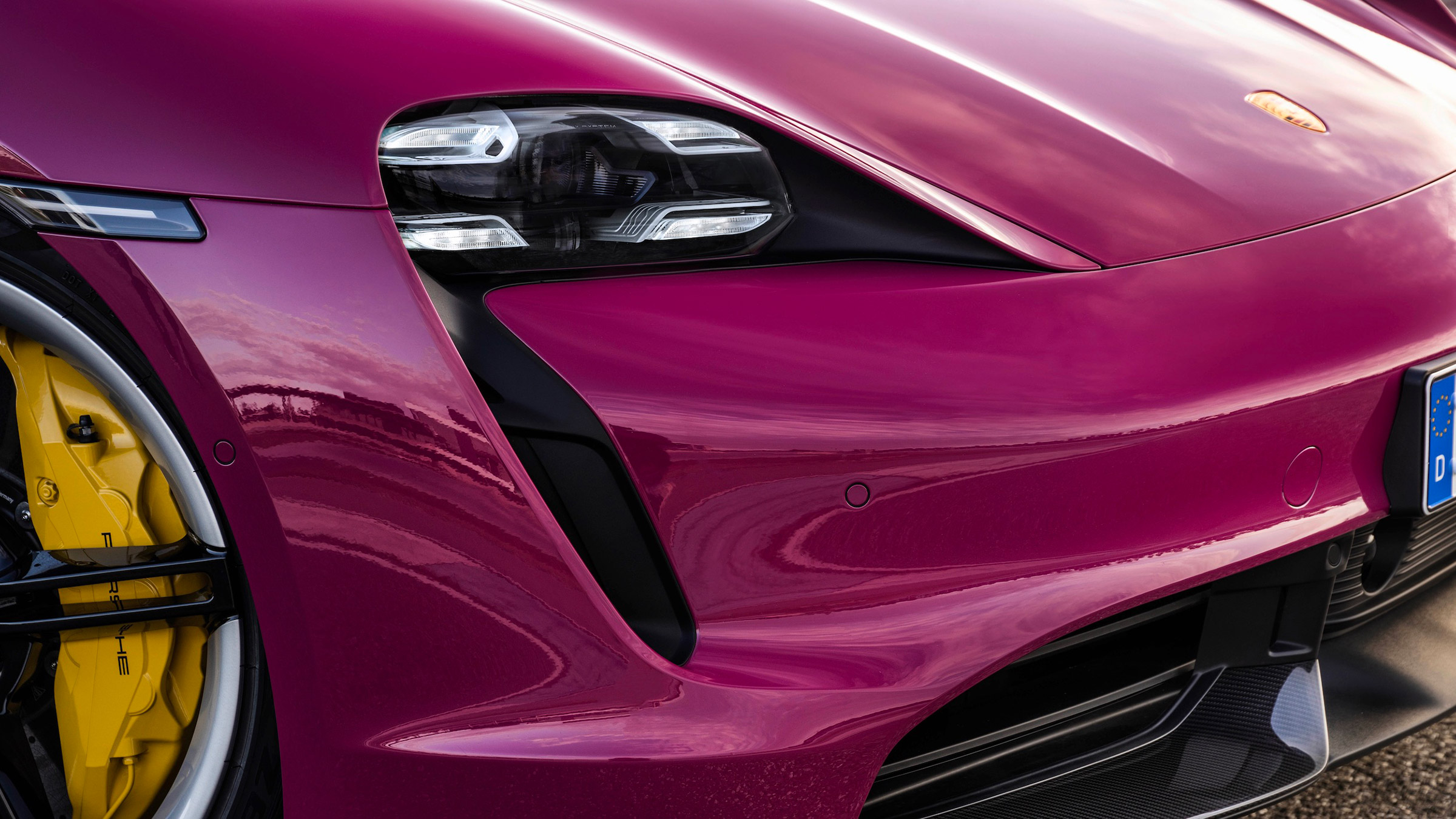 2022 Porsche Taycan – light